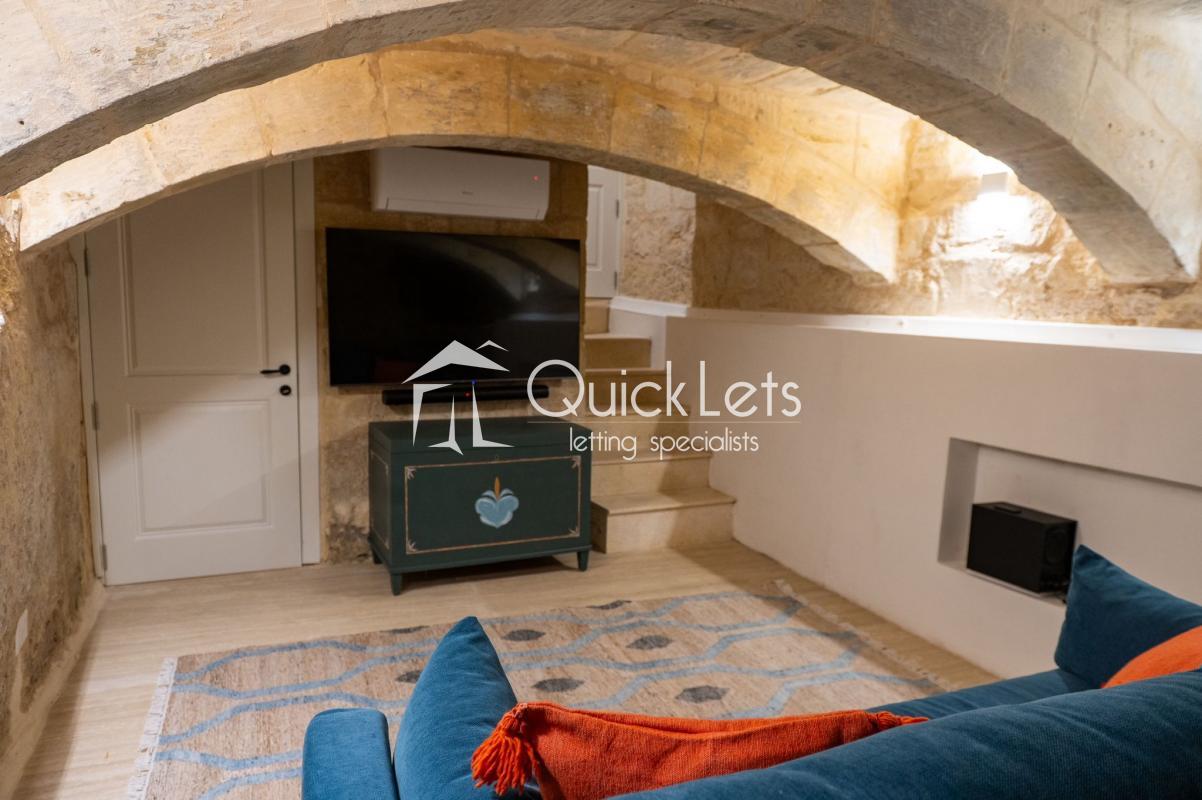 Townhouses in Valletta - Image 2