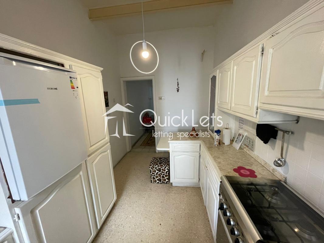 Rooms in Gzira - Image 6