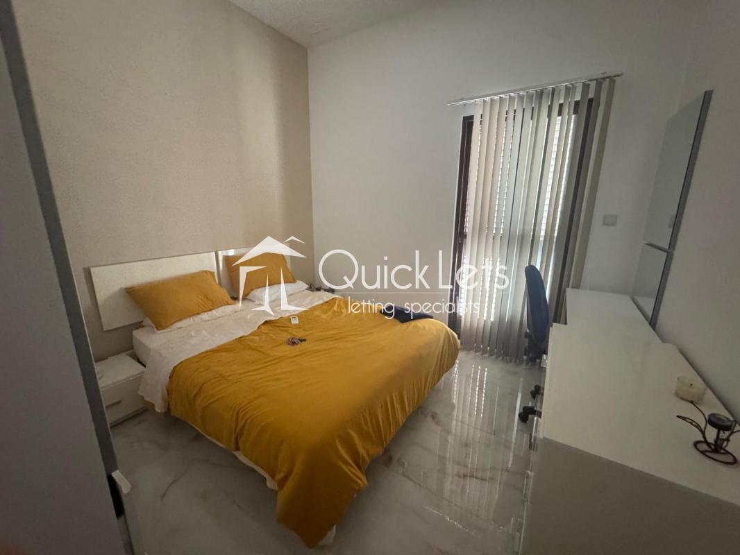 Rooms in Paola - Image 5