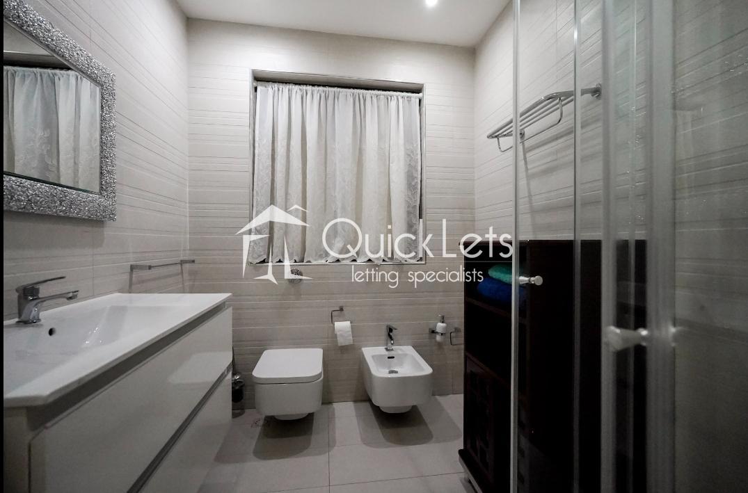 Rooms in Sliema - Image 4