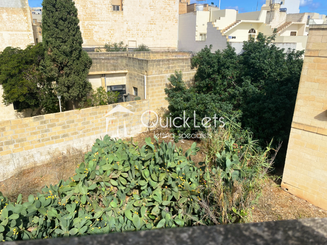 Property in Gozo - Ghajnsielem