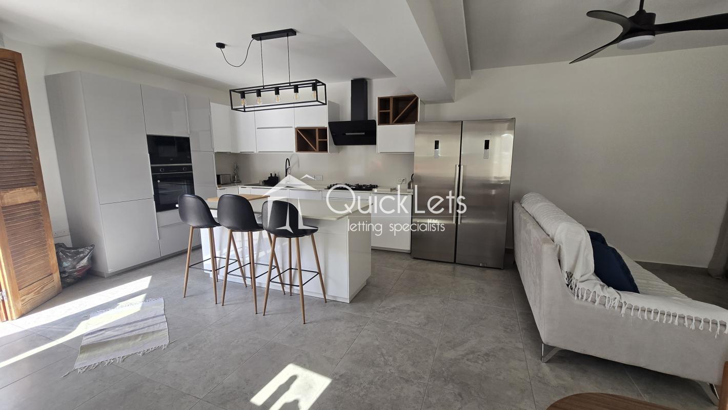 Property in Qawra