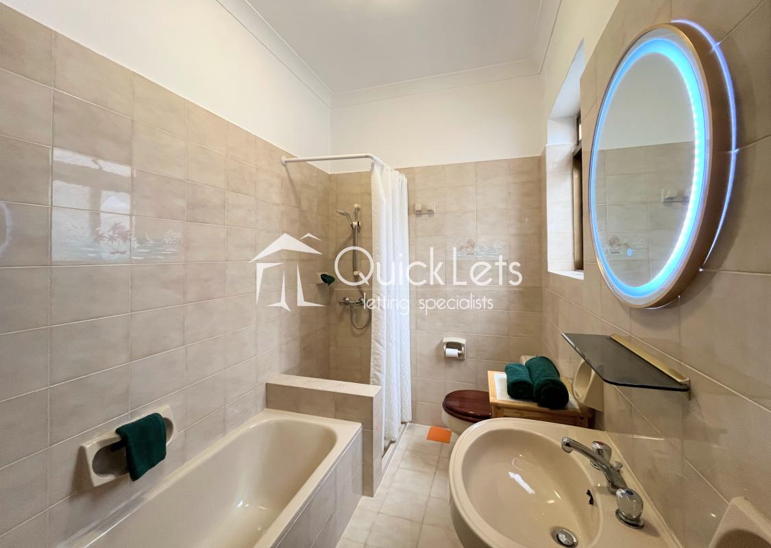 Apartments in Pembroke - Image 3