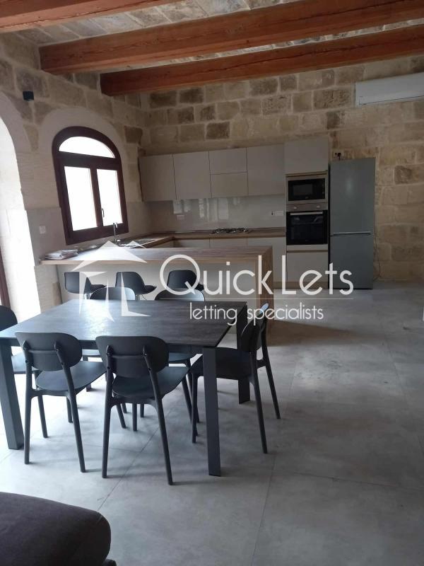 Farmhouses in Gozo - Xewkija - Image 2