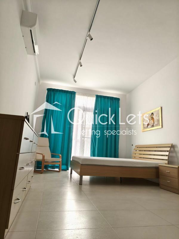 Townhouses in Paola - Image 6