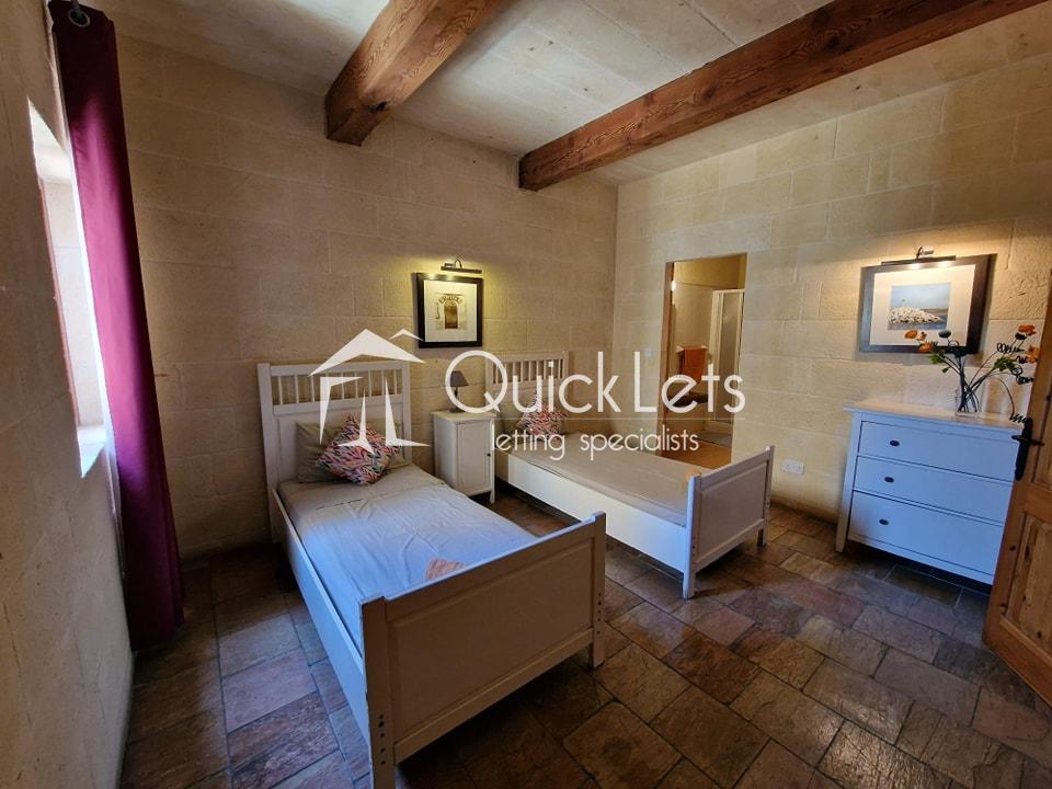 Farmhouses in Gozo - Xewkija - Image 5