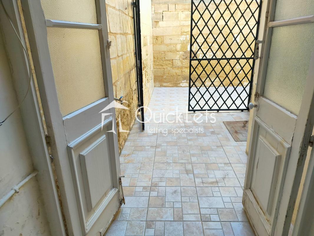 Rooms in Zabbar - Image 6