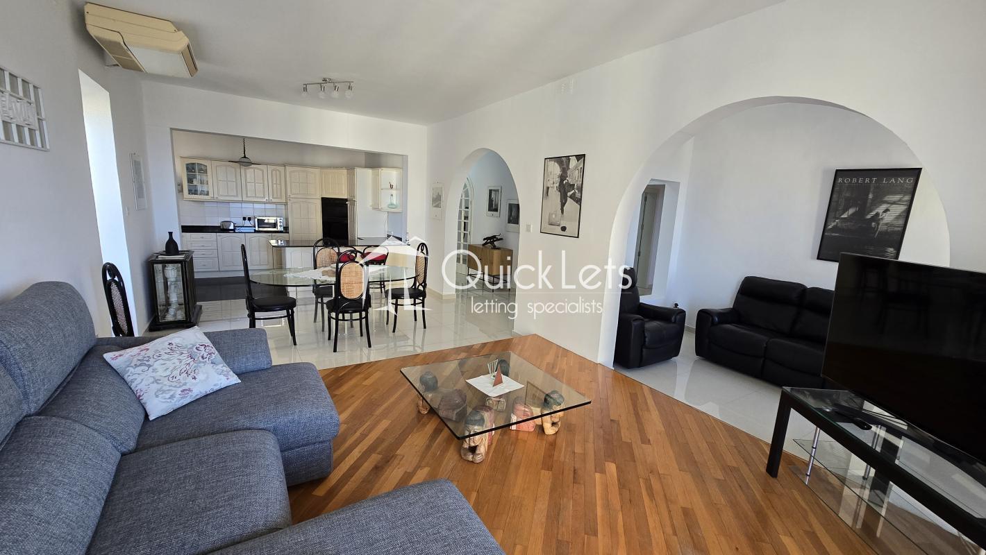 Property in Qawra