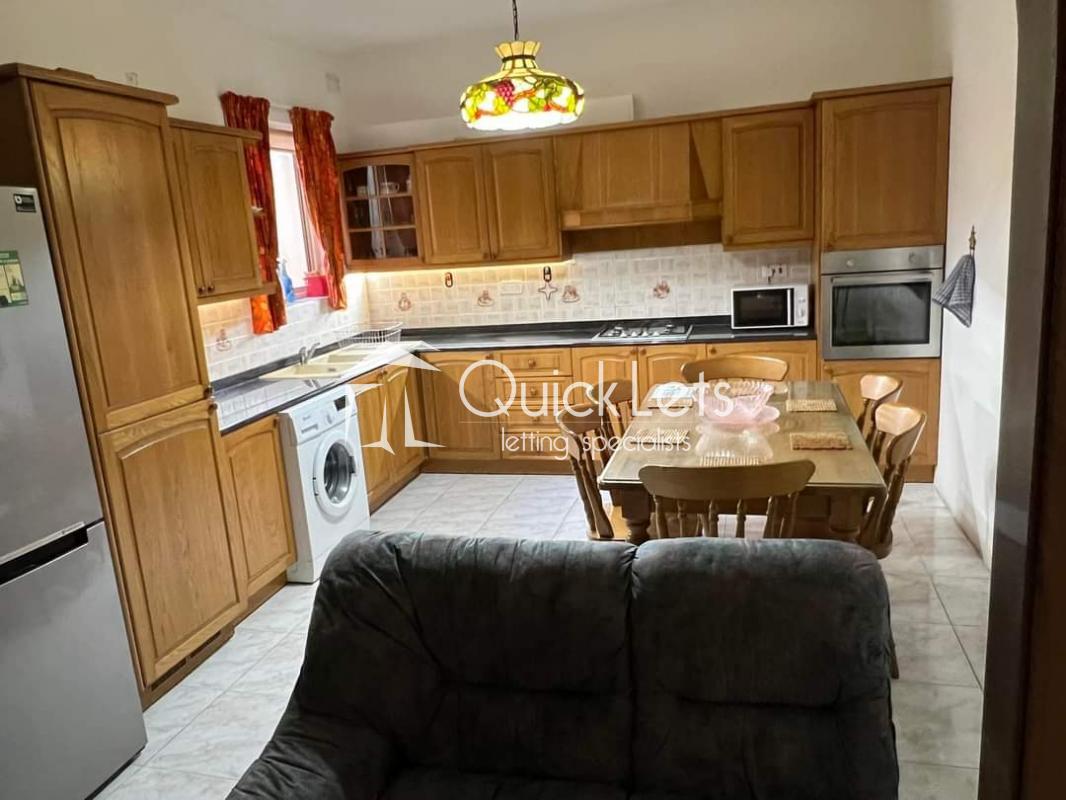 Property in Qajjenza