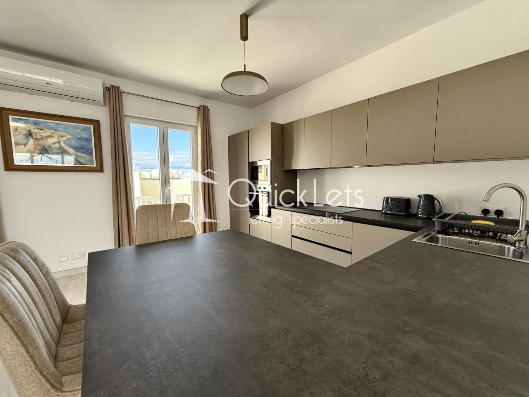 Duplex Penthouse in Mosta - Image 4