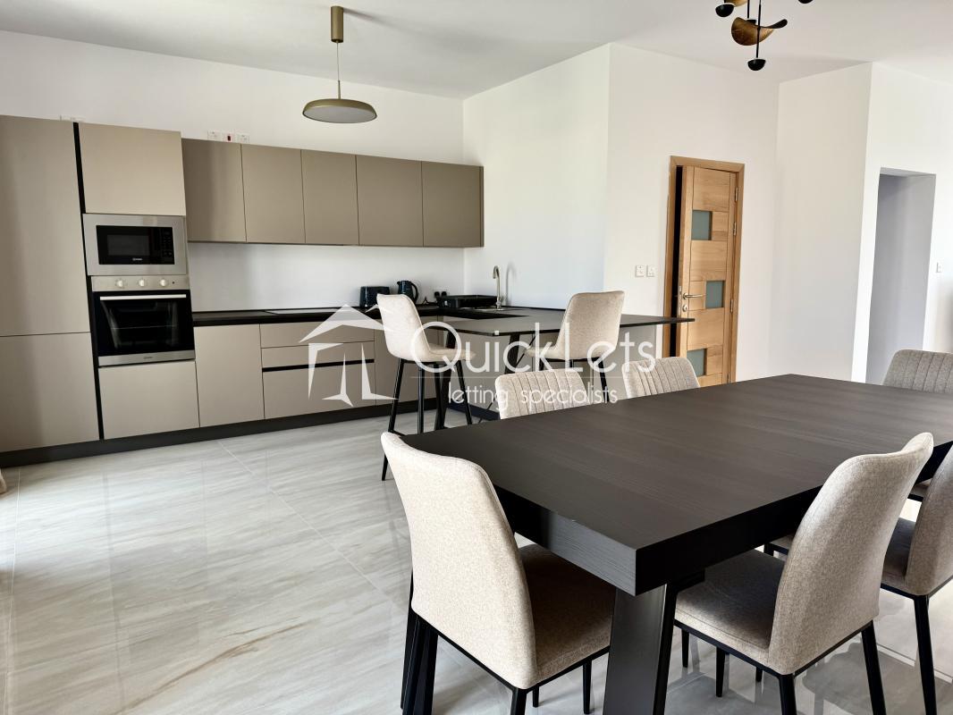 Duplex Penthouse in Mosta - Image 6