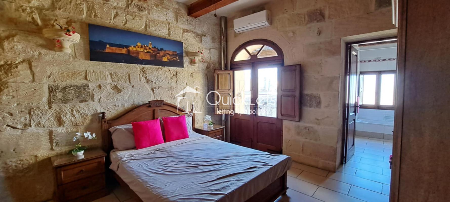 Farmhouses in Gozo - Xewkija - Image 3