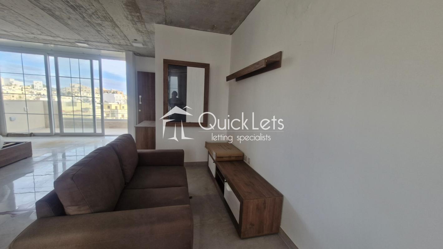 Studio Penthouse in Naxxar - Image 2