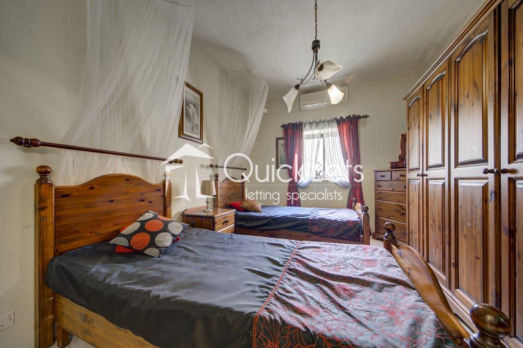 Semi Detached Villa  in Pembroke - Image 6