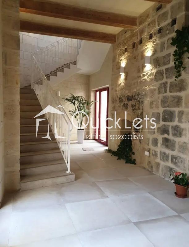 Farmhouses in Gozo - Xewkija - Image 3