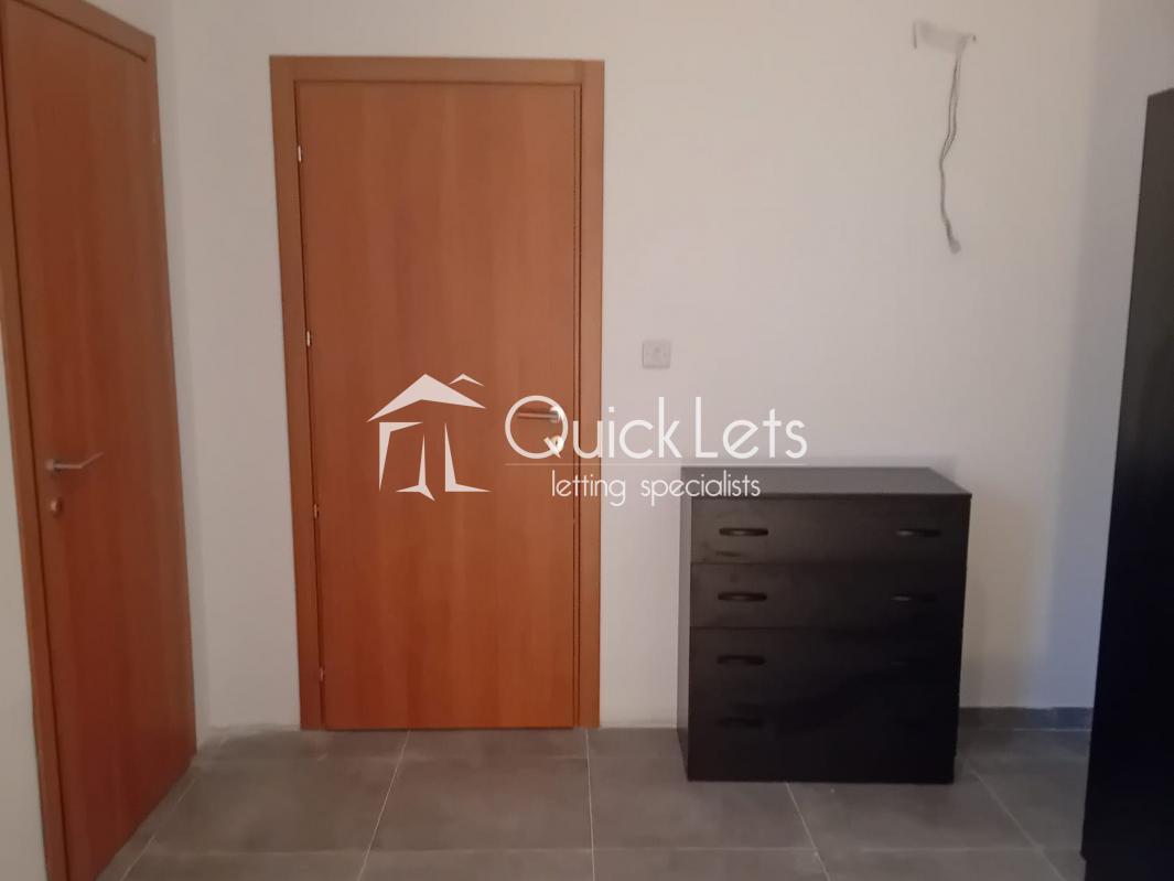 Rooms in Hamrun - Image 4