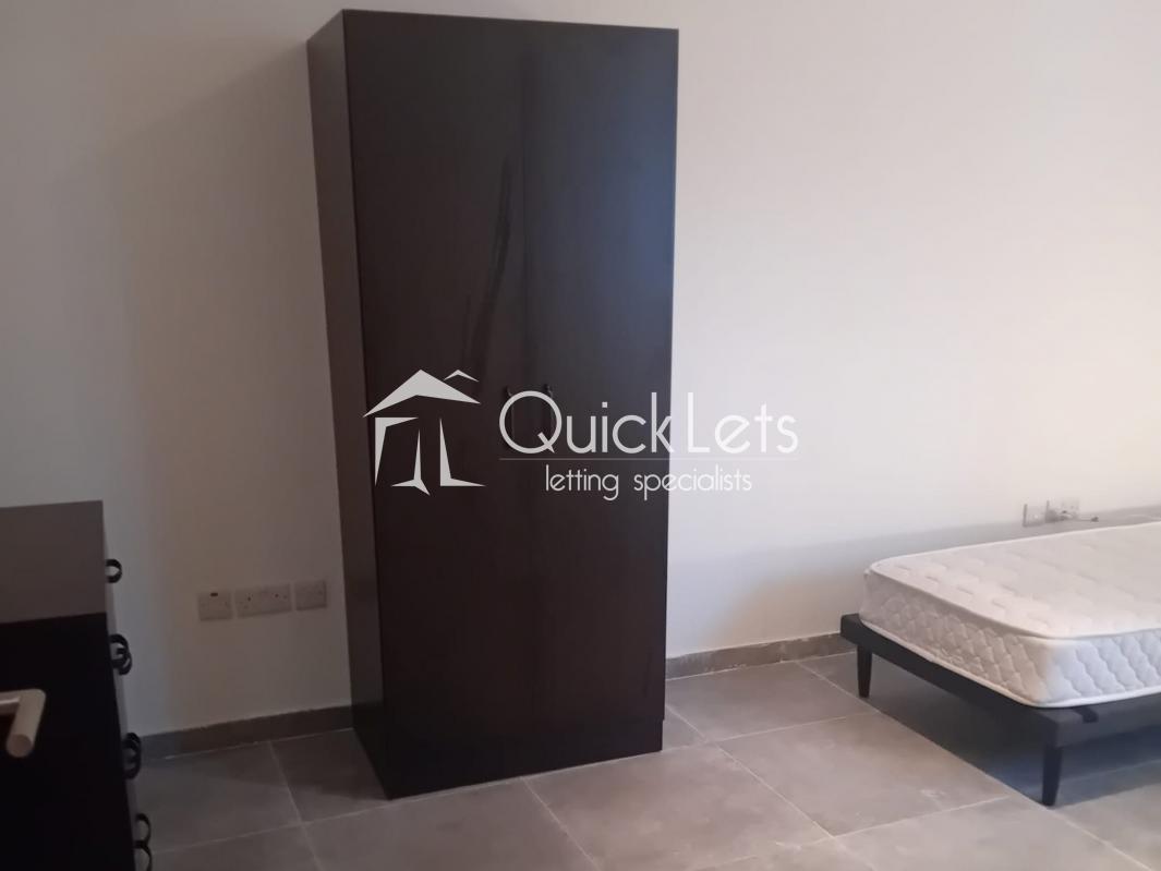 Rooms in Hamrun - Image 5