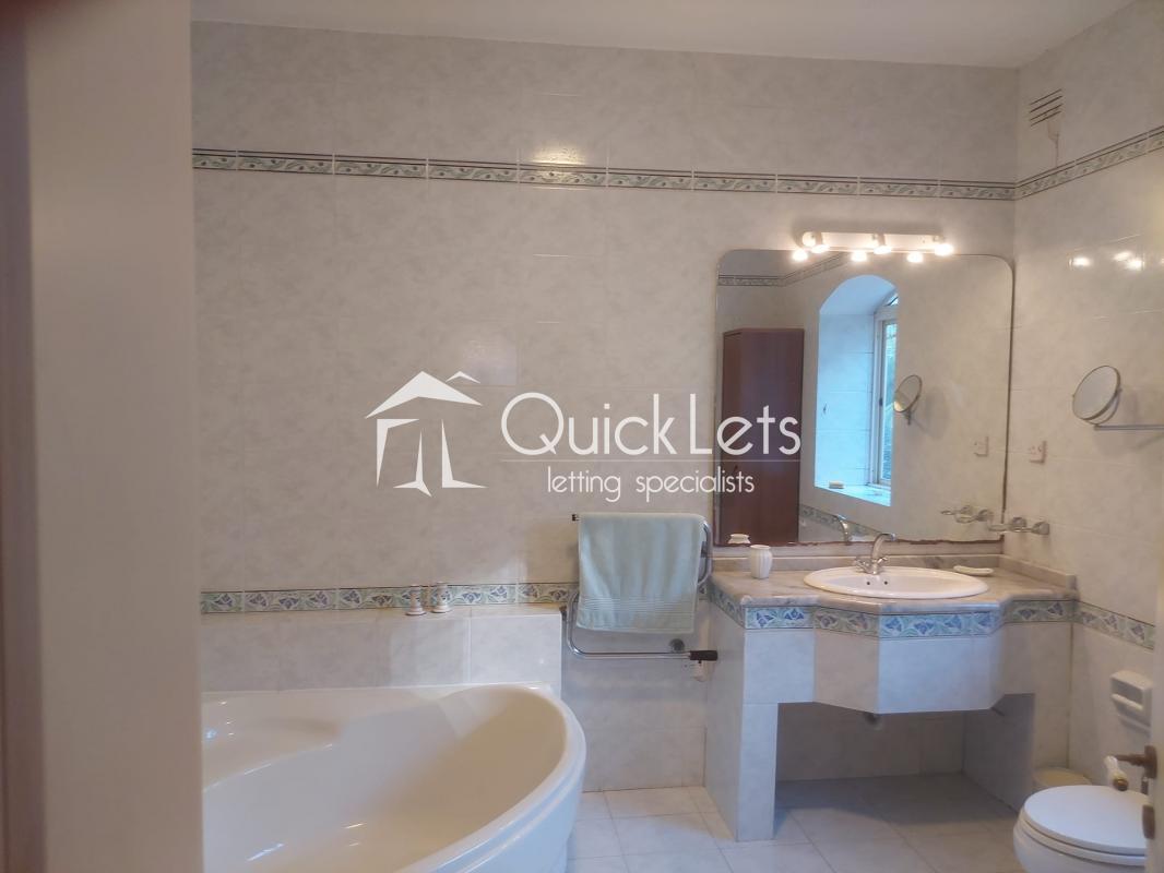 Top Floor Apartment in Madliena - Image 4