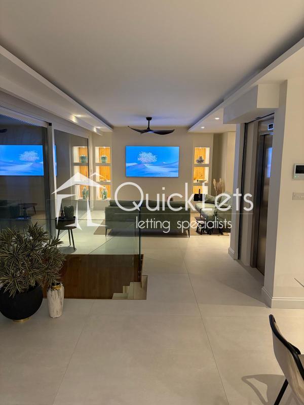 Duplex Penthouse in Pembroke - Image 3