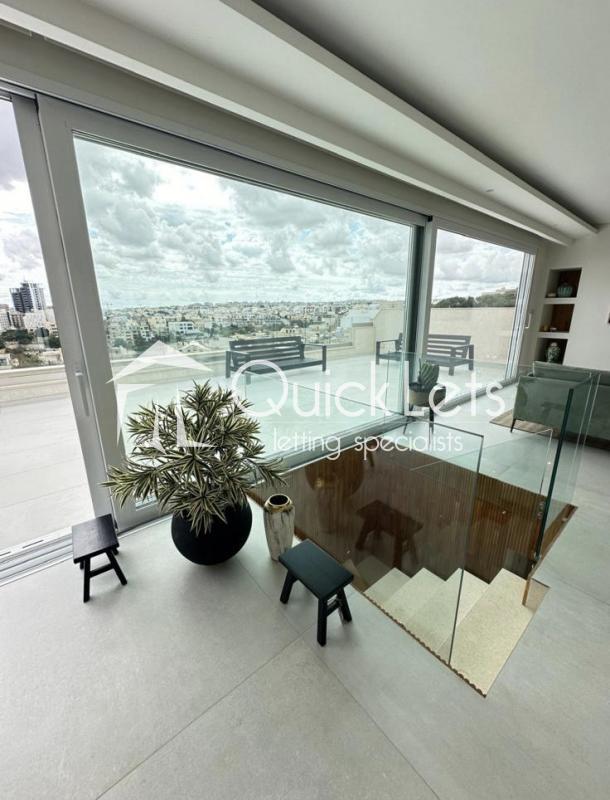 Duplex Penthouse in Pembroke - Image 4