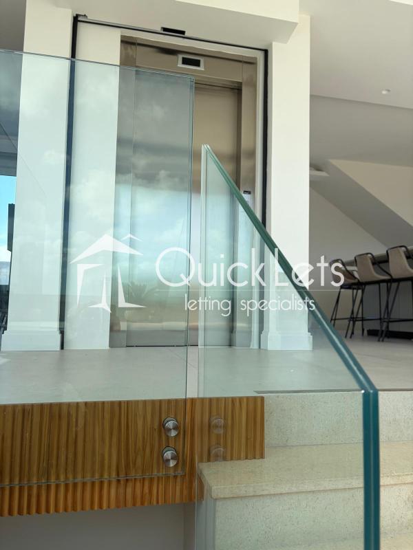 Duplex Penthouse in Pembroke - Image 6