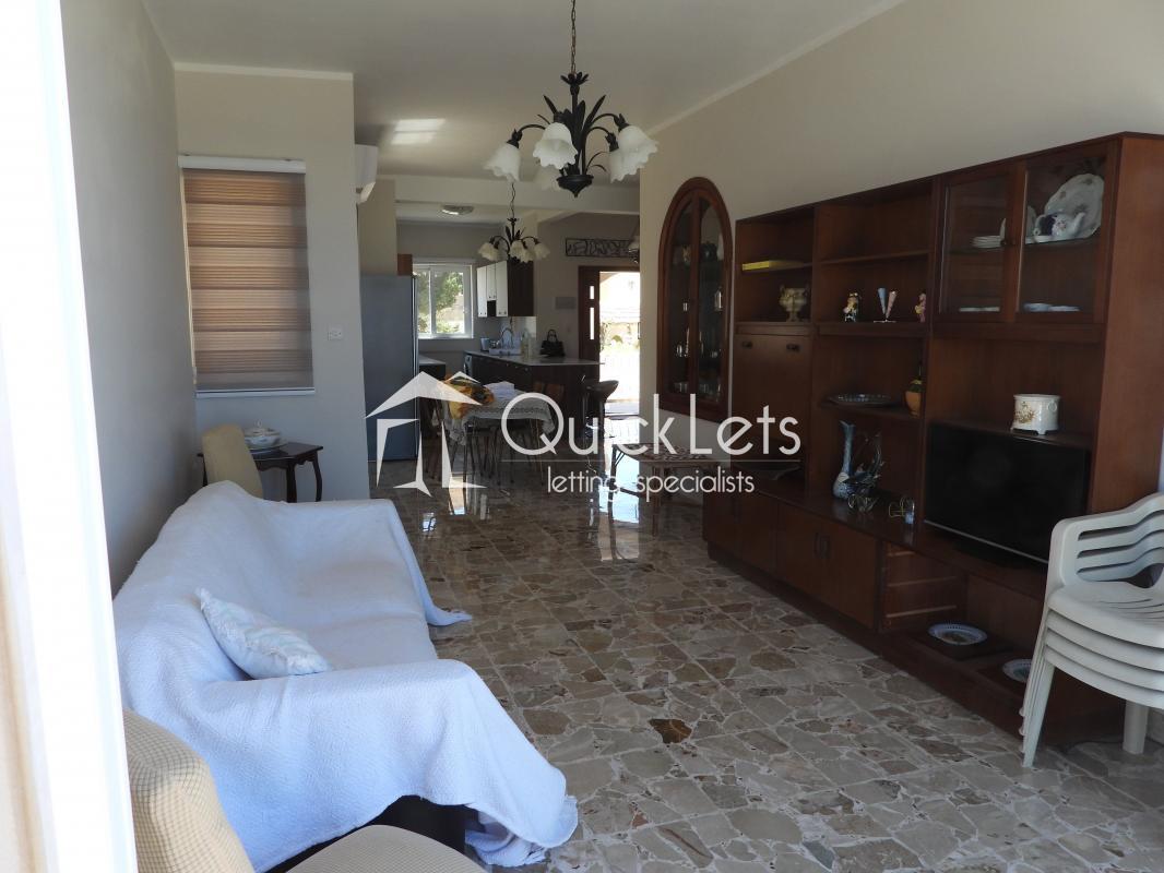 Property in Qawra