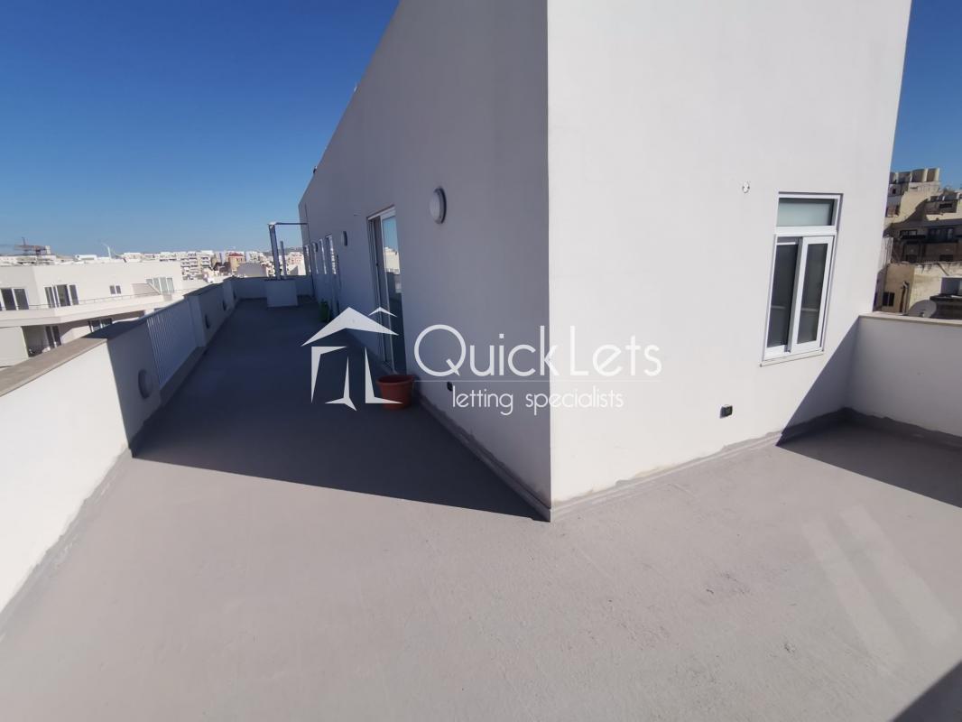Studio Penthouse in Bugibba - Image 2
