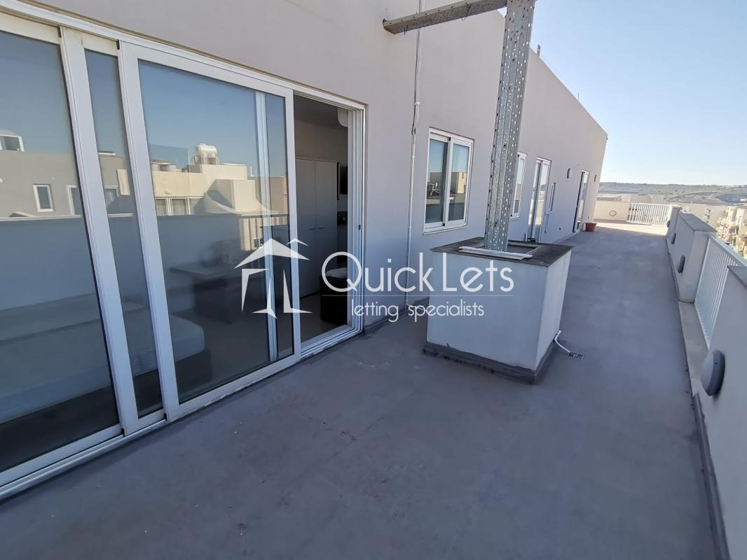 Studio Penthouse in Bugibba - Image 3