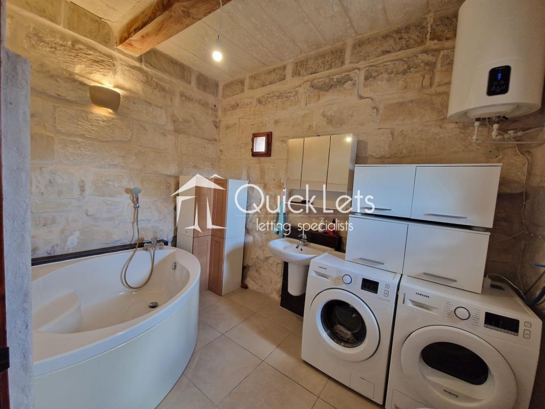 House of Character in Zebbug - Image 4