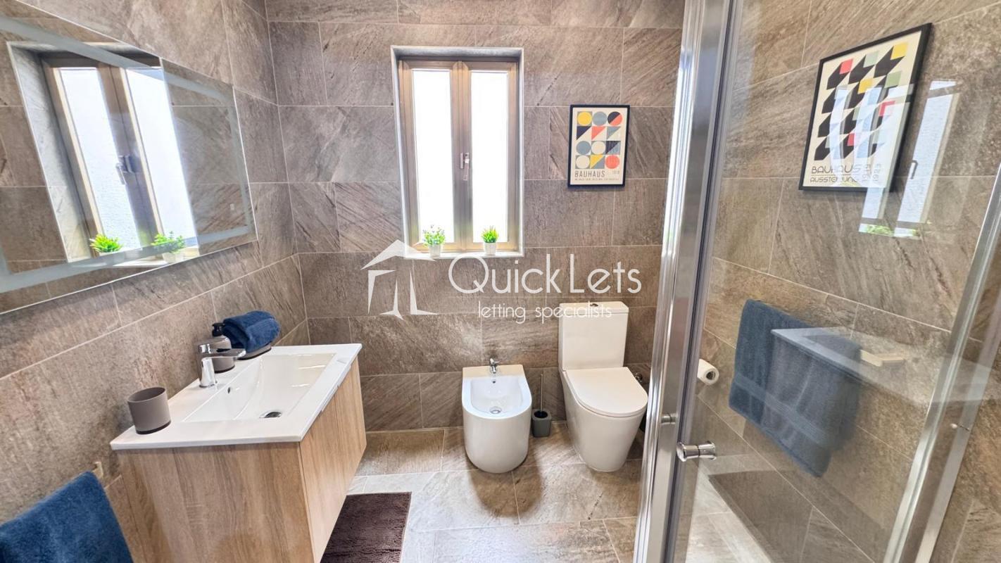 Semi Detached Villa  in Pembroke - Image 2