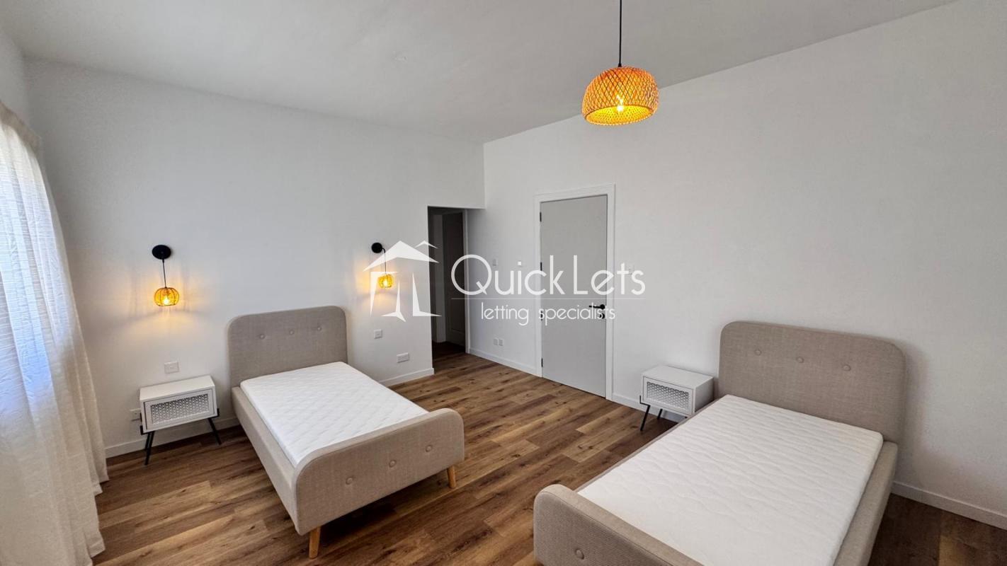 Semi Detached Villa  in Pembroke - Image 3