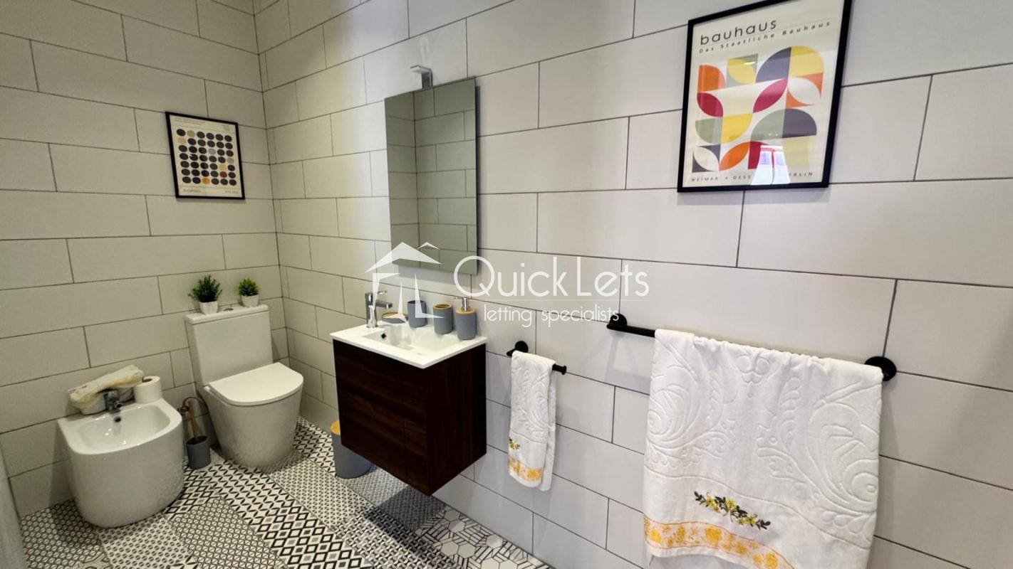 Semi Detached Villa  in Pembroke - Image 5