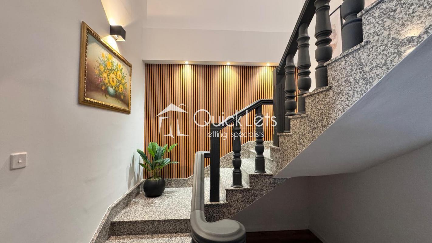 Semi Detached Villa  in Pembroke - Image 6
