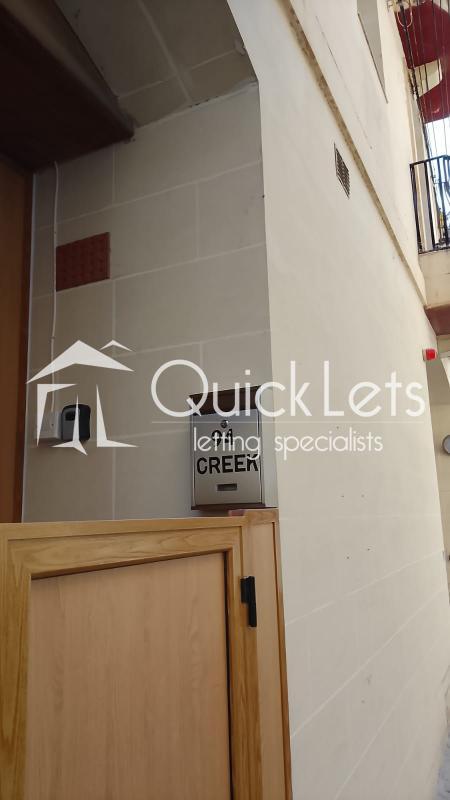 Studio Maisonette in Msida - Image 4