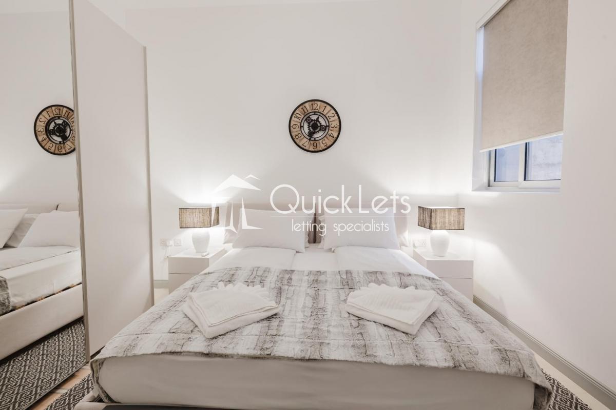 Townhouses in Sliema - Image 2
