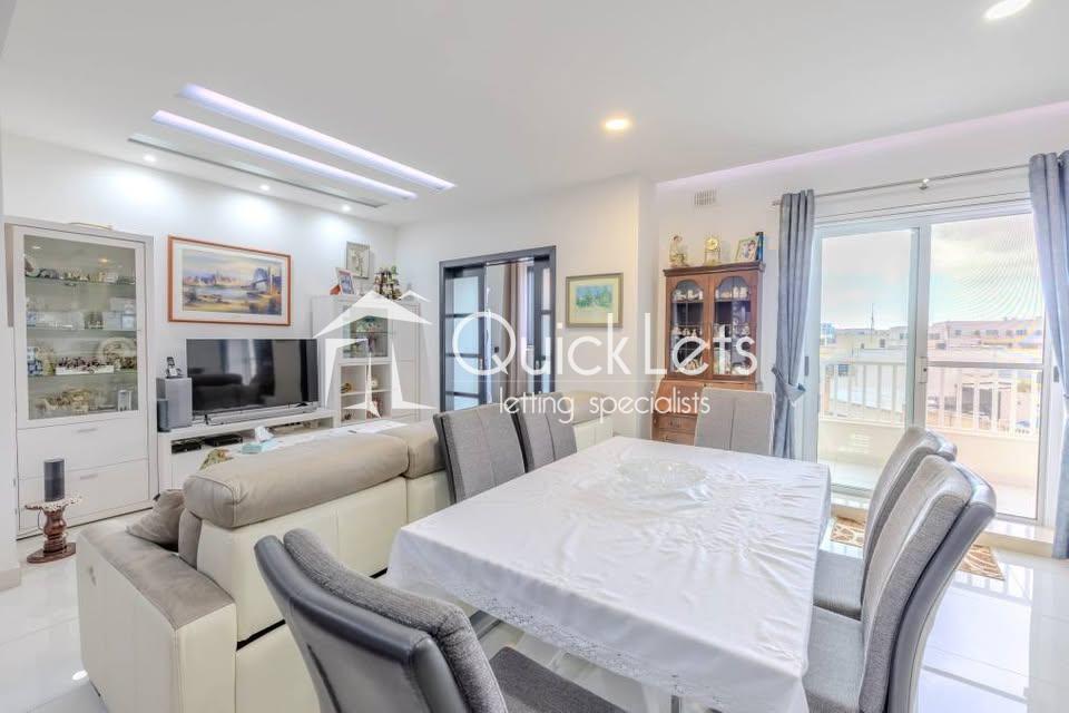 Property in Qawra