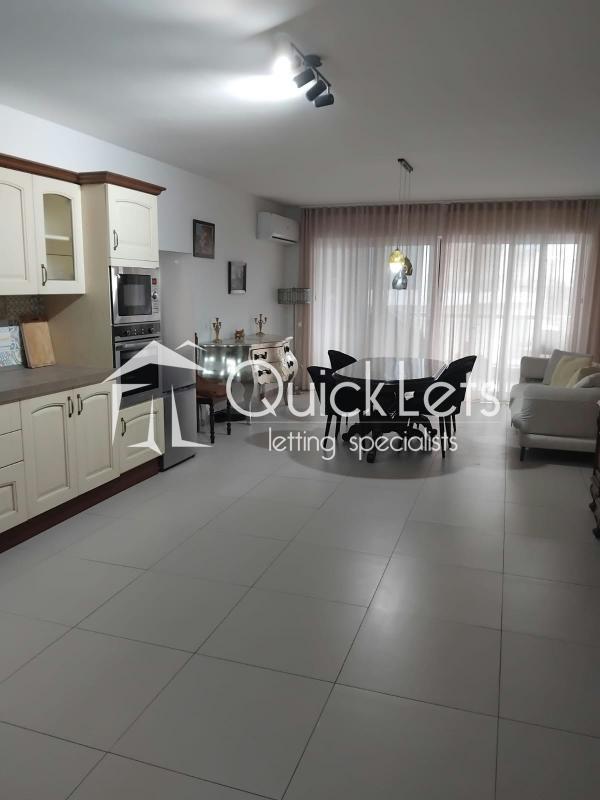 Property in Qawra