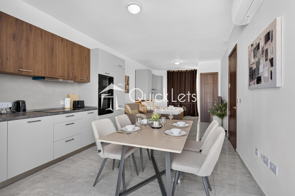 Studio Penthouse in St. Paul's Bay - Image 2